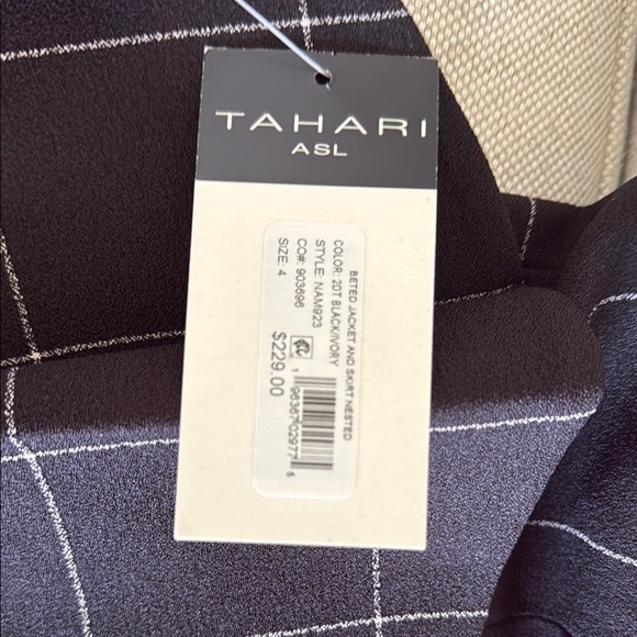 Tahari ASL skirt suit - Picture 4 of 5